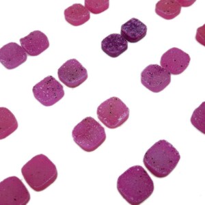 Paar roze vierkante druzy-kristallen - prachtige 10 mm vierkante druzy