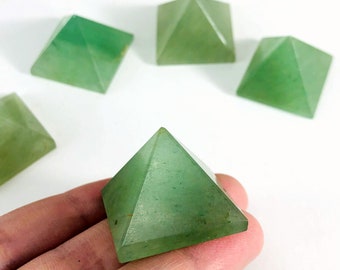 Green Aventurine Pyramid - Chakra Healing Stone (1'')