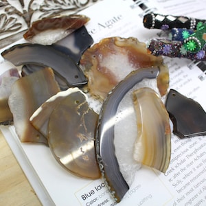 12 gebohrte getrommelte Achat Scheiben - natürliche Töne - Achat Schmuck - brasilianische Kristalle und Steine