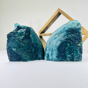 Yougoals Blue Agate Geode Bookends - Heavy Duty Stone Decor For Bookshelves, 3-4 Lbs Pair