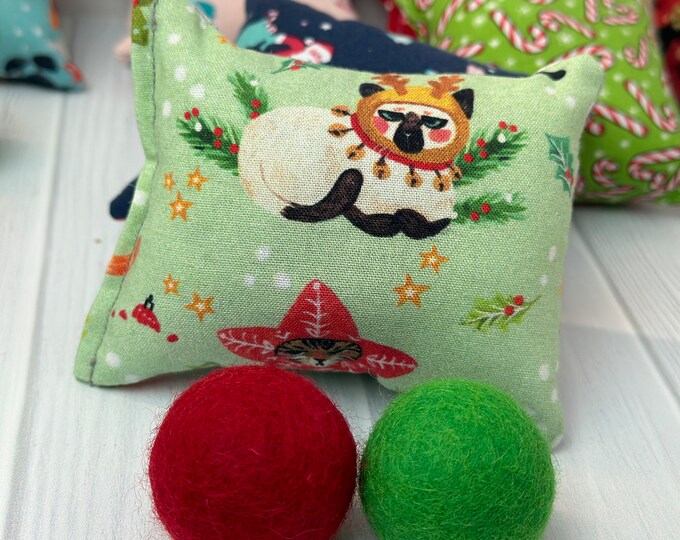 Holiday Catnip Toy With Two Felted Balls ecobuddies Zero Waste Cat Toy