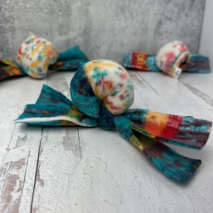 Juguetes rellenos de hierba gatera para gatos "Knotty Nip", fabricados por Simply B Vermont