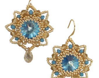 boucles d'oreilles forme étoile bleu clair et doré en tissage de perles avec cristal et goutte