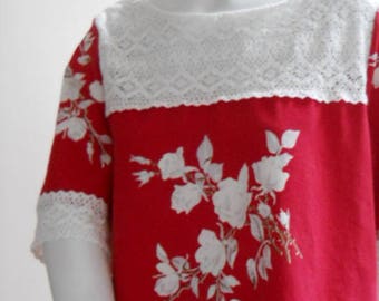 Vintage Wilendur red printed tablecloth top blouse shirt lace yoke xl