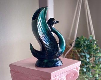 Vintage Blue Mountain Pottery Swan Vase found by Willabird Designs Vintage Finds