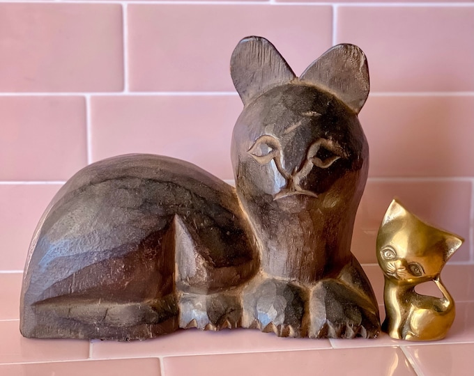 Vintage Mid Century Modern Cats found by Willabird Designs Vintage Finds. Wooden folk art cat, vintage brass cat