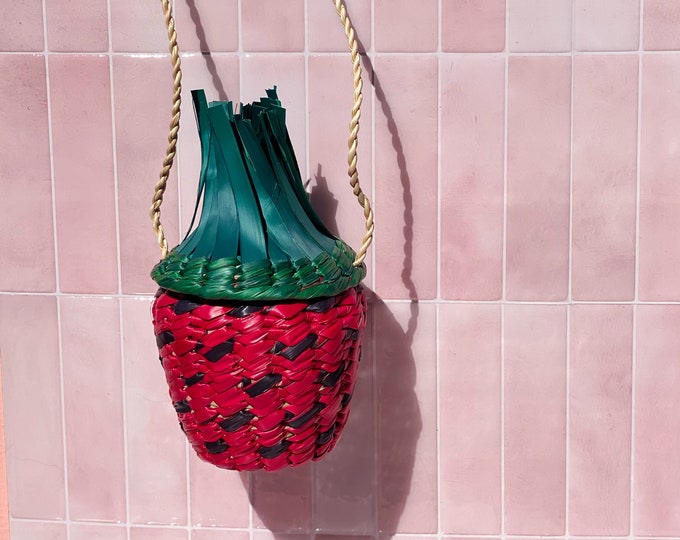 Handmade Strawberry Straw Bag found by Willabird Designs Vintage Finds