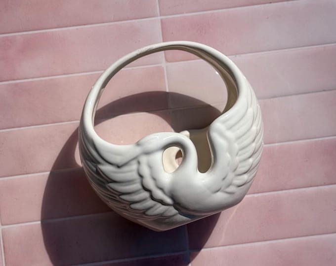 Vintage Swan Arch Planter found by Willabird Designs Vintage Finds