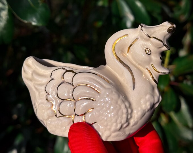 Kitschy Early-Mid Century Mother Goose Planter found by Willabird Designs Vintage Finds