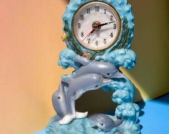 Horloge de cheminée vintage Dolphin trouvée par Willabird Designs Vintage Finds