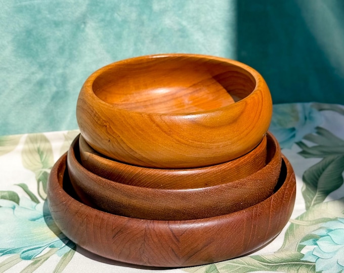 Set of mismatched vintage teak bowls found by Willabird Designs Vintage Finds