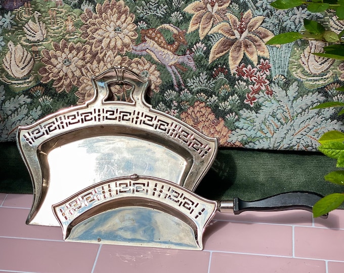 1930’s Manning Bowman Quality Silent Butler Crumb Tray found by Willabird Designs Vintage Finds