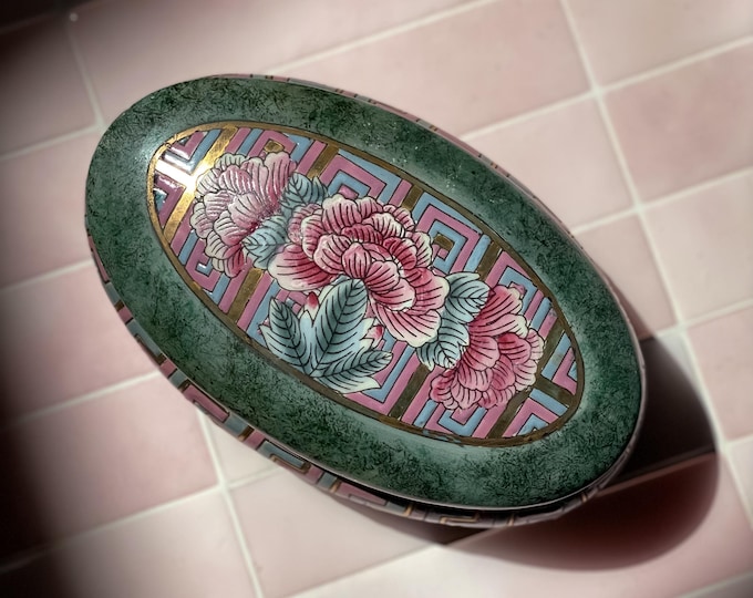 1970’s Toyo Chinoiserie Lidded Box found by Willabird Designs Vintage Finds