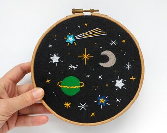 【amour様】planet3rd hand embroidery best Night Sky #3 Embroidery Hoop Art With Saturn, the Moon and a