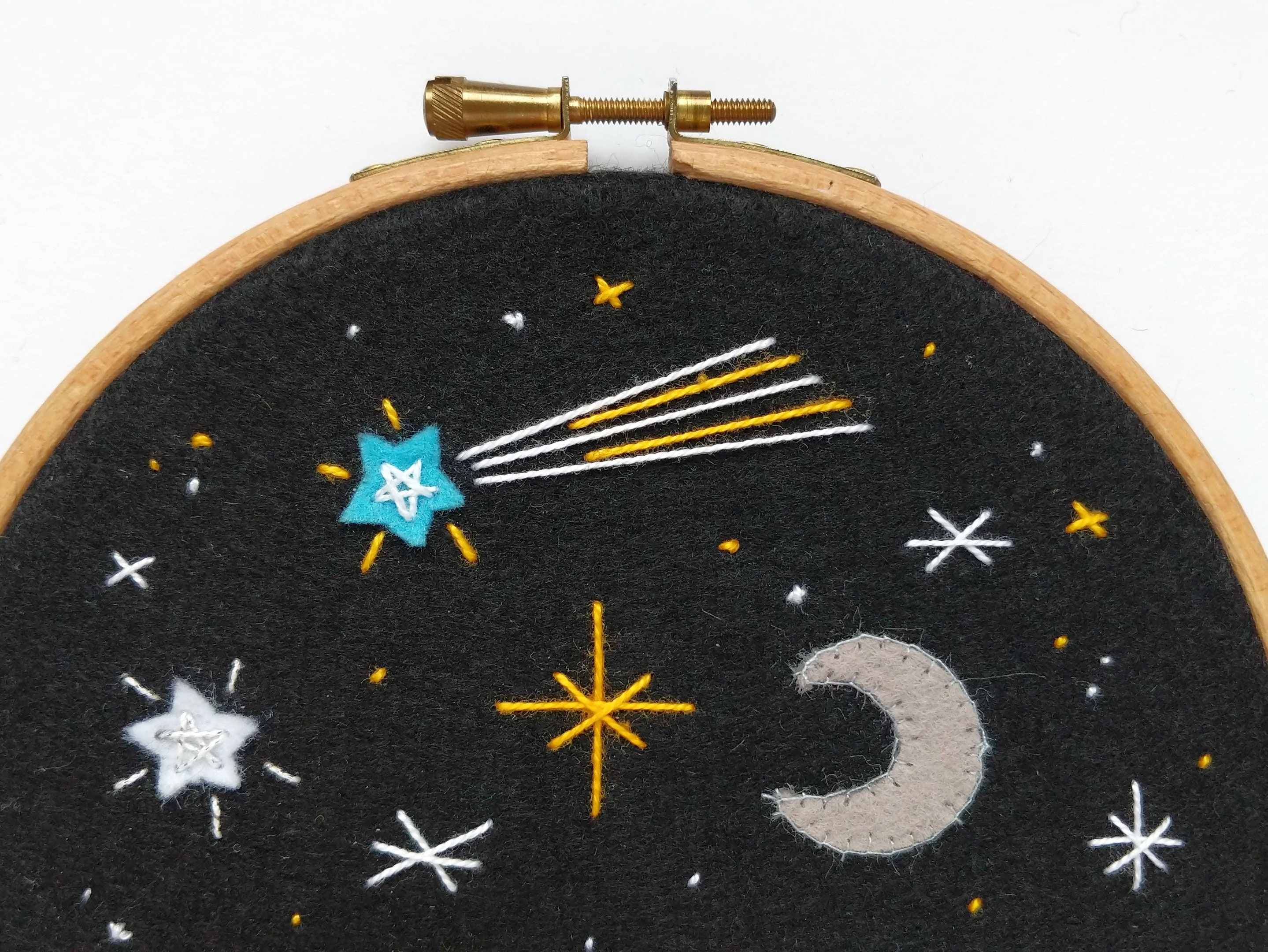 【amour様】planet3rd hand embroidery best Night Sky #3 Embroidery Hoop Art With Saturn, the Moon and a