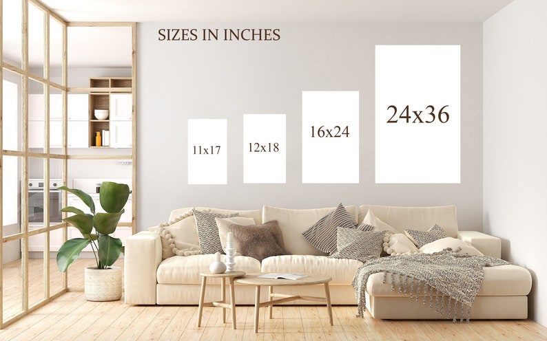K&ouml;nnte beinhalten: Ein Wohnzimmer-Interieur mit einem wei&szlig;en Sofa und verschiedenen Kissen. An der Wand hinter dem Sofa befindet sich ein Schild mit der Aufschrift "SIZES IN INCHES" und vier verschiedenen Druckgr&ouml;&szlig;en: 11x17, 12x18, 16x24 und 24x36.