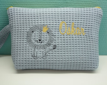 Sac à couches trousse de toilette lion nom de votre choix