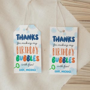 Étiquette cadeau Bubbles, anniversaire garçon, baguette magique de savon, étiquette cadeau de remerciement, pop on over, bulles amusantes, étiquette arc-en-ciel fête d'été BB4