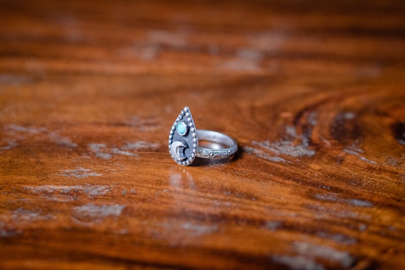 Tides of the Moon sz 7 Turquoise Ring