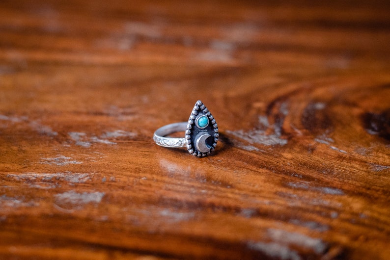 Tides of the Moon sz 7 Turquoise Ring