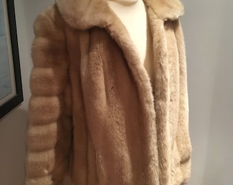Tissavel | Etsy Size 12 cream faux fur jacket