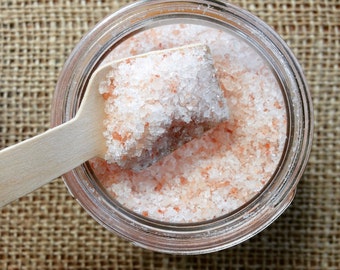 Peppermint Bath Soak // Himalayan Pink Sea Salt + Epsom Salt // Spa // Gifts for Her // Holiday and Christmas Gift // Luxury and Relaxation