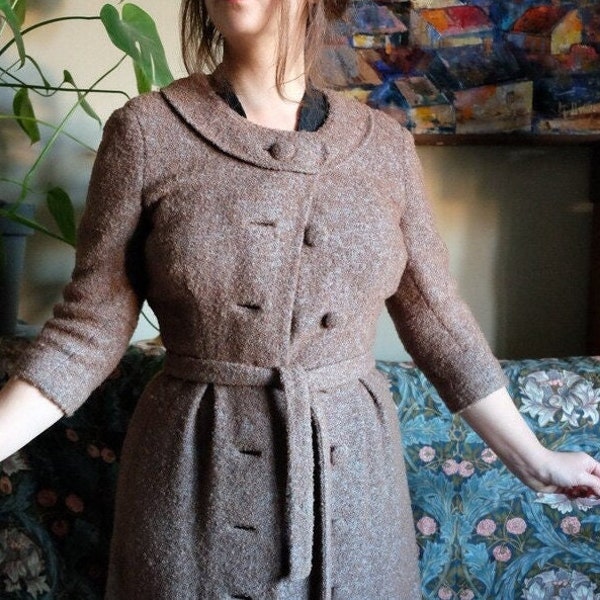 manteau vintage des années 50, marron et bleu chiné, bouclette, manteau en laine à manches trois-quarts, très petit