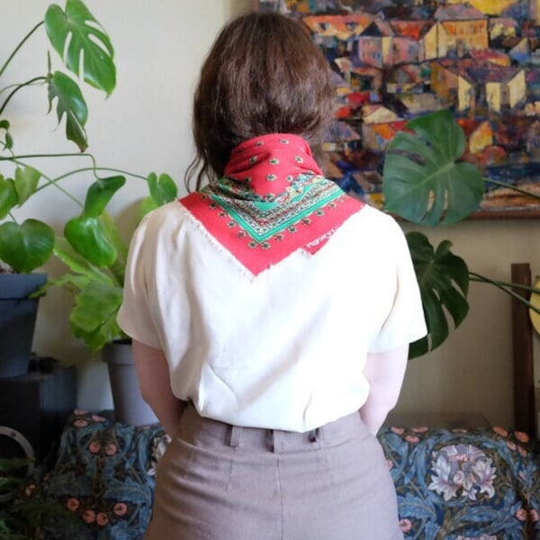 Vintage 40s 50s scarf red bandana print neck scarf