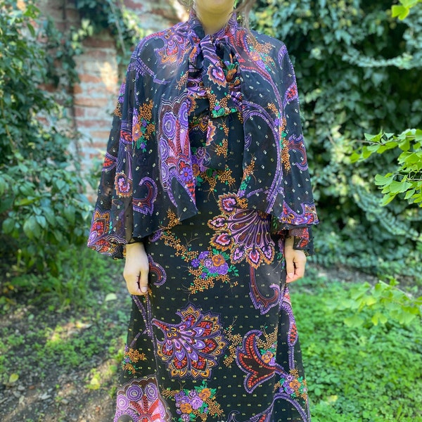 40 % Robe longue bohème vintage chérie des années 70 noire à imprimé cachemire avec cape petit moyen