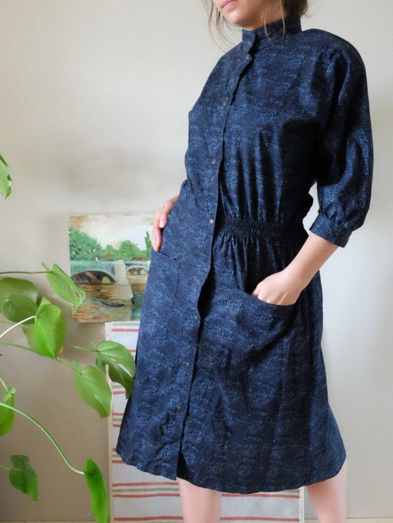 Vuokko Finland Design 70s 80s Vintage dress Navy blue Abstract print Buttoned Shirt dress Medium Large M L