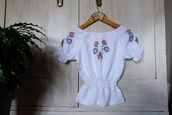 70s Vintage Hungarian blouse white floral enbroide