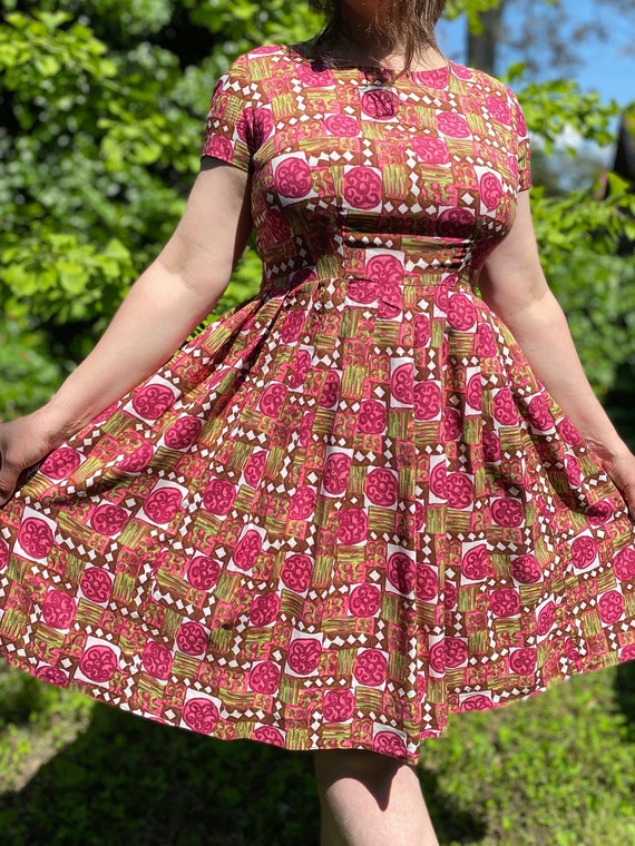 SALE Vintage 50s pink print dress with short slee… - image 8