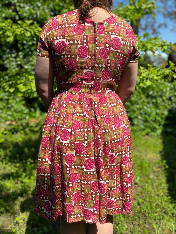 SALE Vintage 50s pink print dress with short slee… - image 5