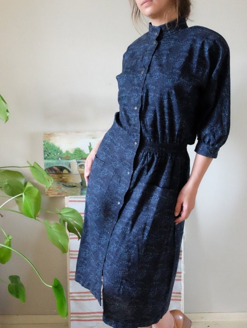 Vuokko Finland Design 70s 80s Vintage dress Navy blue Abstract print Buttoned Shirt dress Medium Large M L