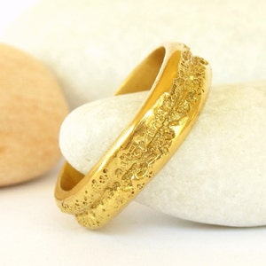 Unique wedding ring in 18k gold - Creek ring Organic gold ring - 18k solid gold wedding band rustic unique ring