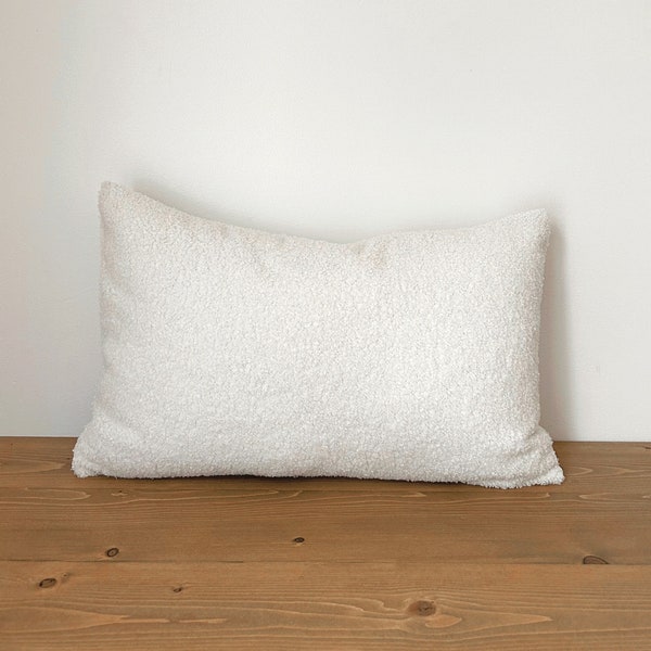 The TAYLA Lumbar Boucle Pillow Case