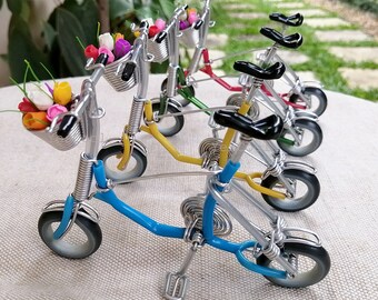 Wire Bicycle with Flower Basket Model, Folding Bike Art Figurine Sculpture Set of 4 Colors