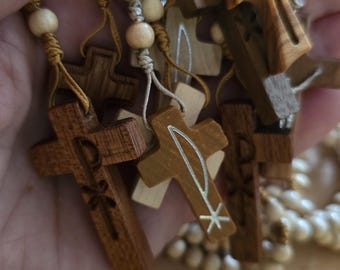 Echte Handarbeit - handgeknüpfte FERTIGE Rosenkränze mit heller Schnur, aus Polling in Oberbayern, Geschenk zur Erstkommunion