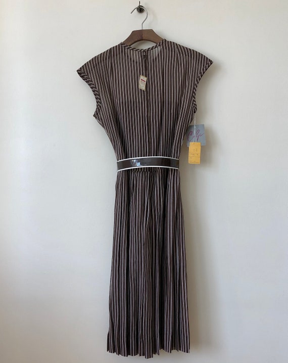 1970s brown & white vertical stripe sun dress - image 5