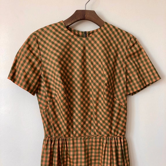 1960s sage green and orange gingham short sleeve … - image 4