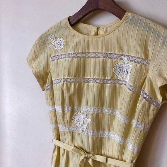 1960s lace striped sheath dress with floral appli… - image 7