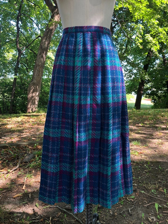 1950s Briggs pleated wool blend blue plaid skirt: 