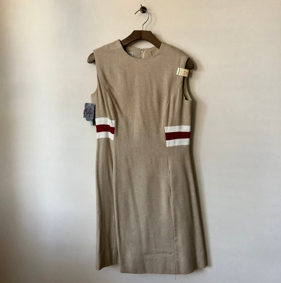 1960s Carlye tan linen dress with matching scarf - image 3