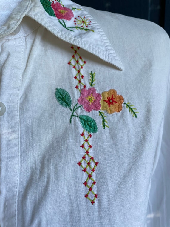 Vintage Hand-Embroidered & Appliqued White Shirt - image 2