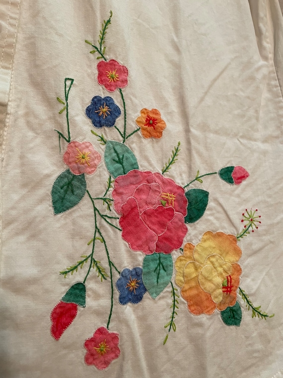 Vintage Hand-Embroidered & Appliqued White Shirt - image 4