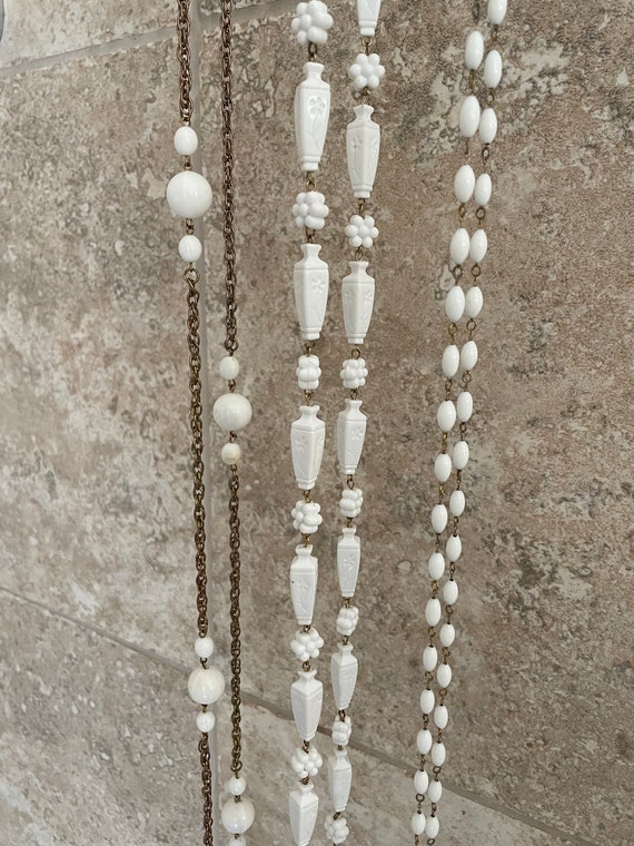 Vintage White Plastic Bead Necklace - image 4