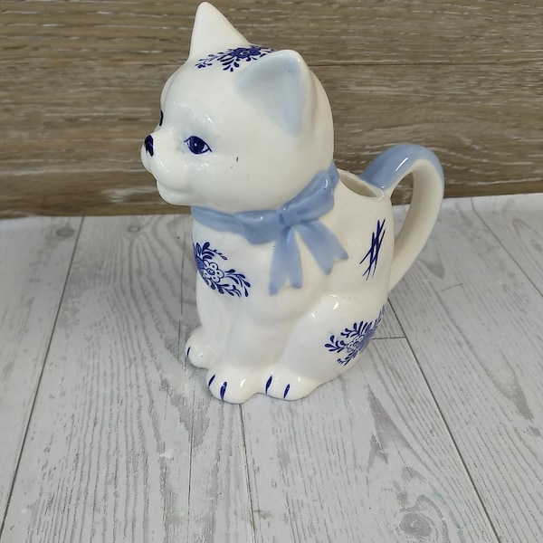 Vintage Ceramic Cat Creamer