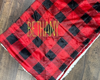 Personalized Buffalo Plaid Sherpa Blanket – Embroidered Monogram