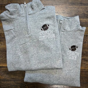 Sweat-shirt personnalisé avec fermeture éclair sur un quart d&#39;entraîneur de football