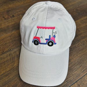 かわいいゴルフカートの刺繍入り野球帽